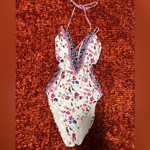Lucky Brand one piece bathing suit. Floral size small. Only worn once ❤️